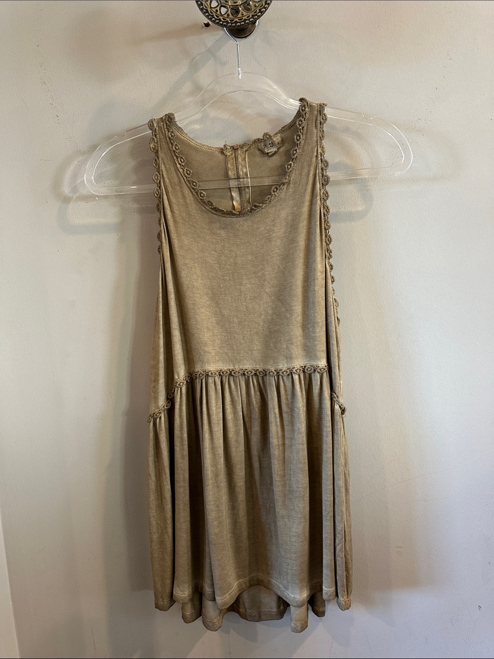 POL women’s Sleeveless  oversize top olive sz large layering